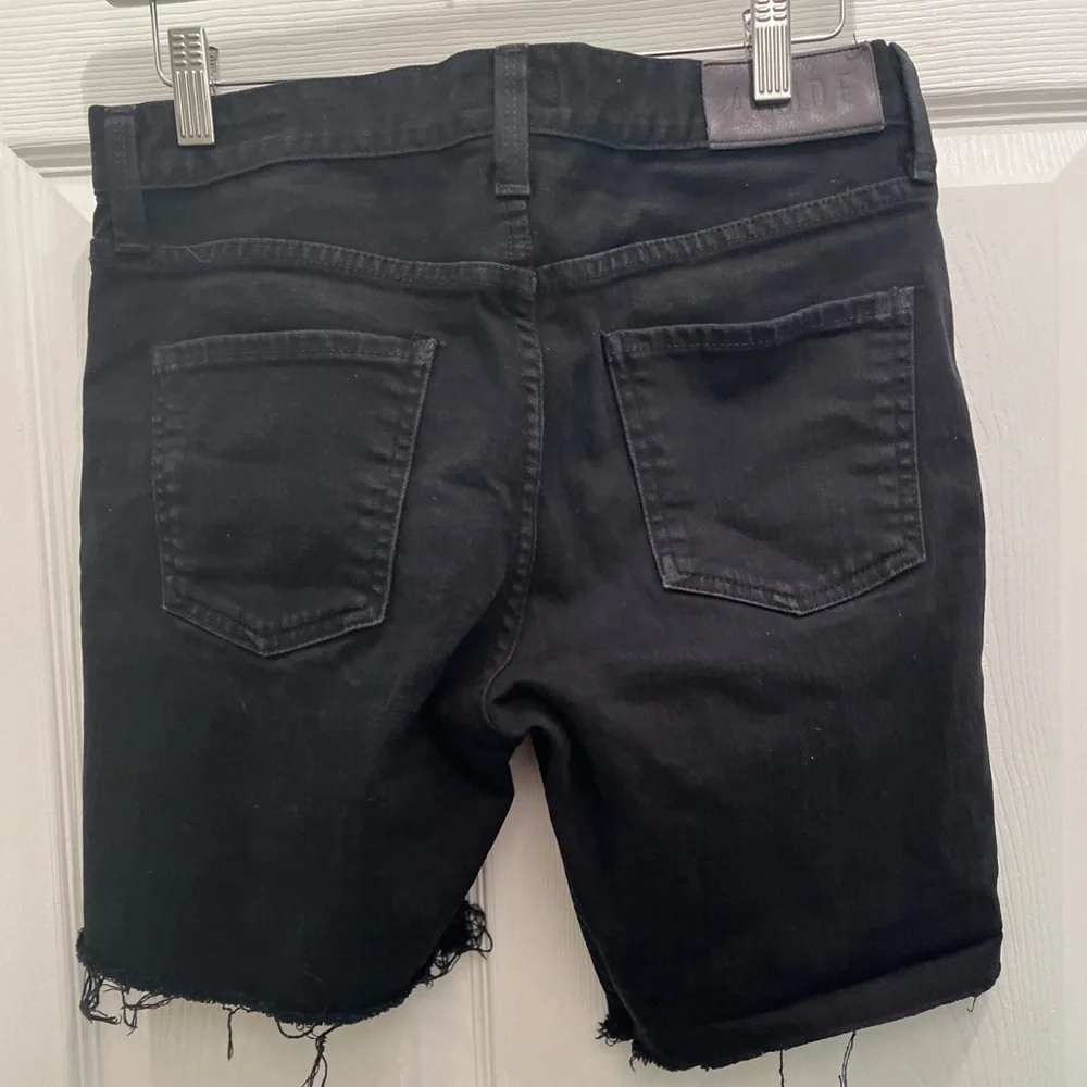 AGolde Riley High Rise Slim Leg Shorts In Vortex - Picture 4 of 7